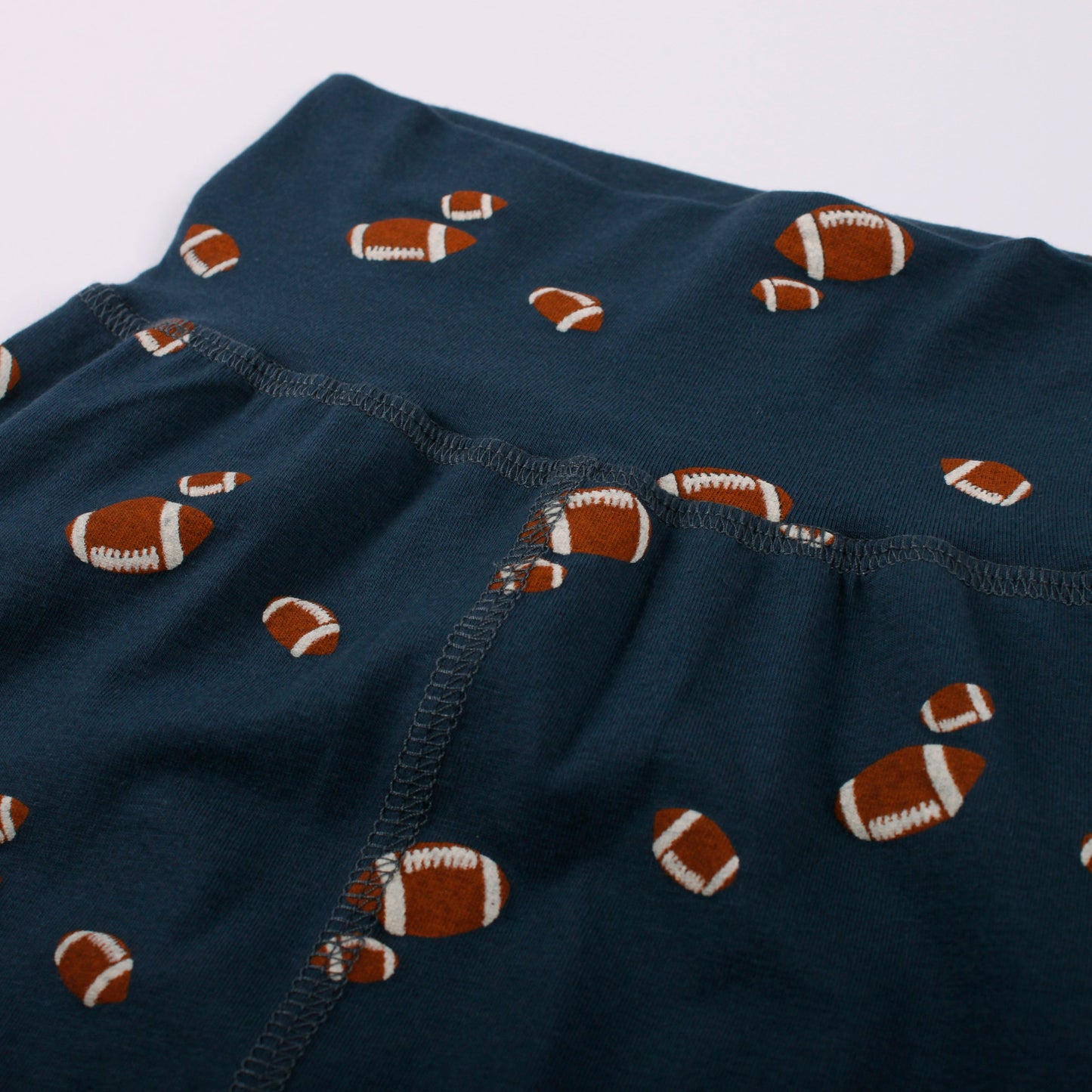 Pants von Müsli mit Rugby Alloverprint